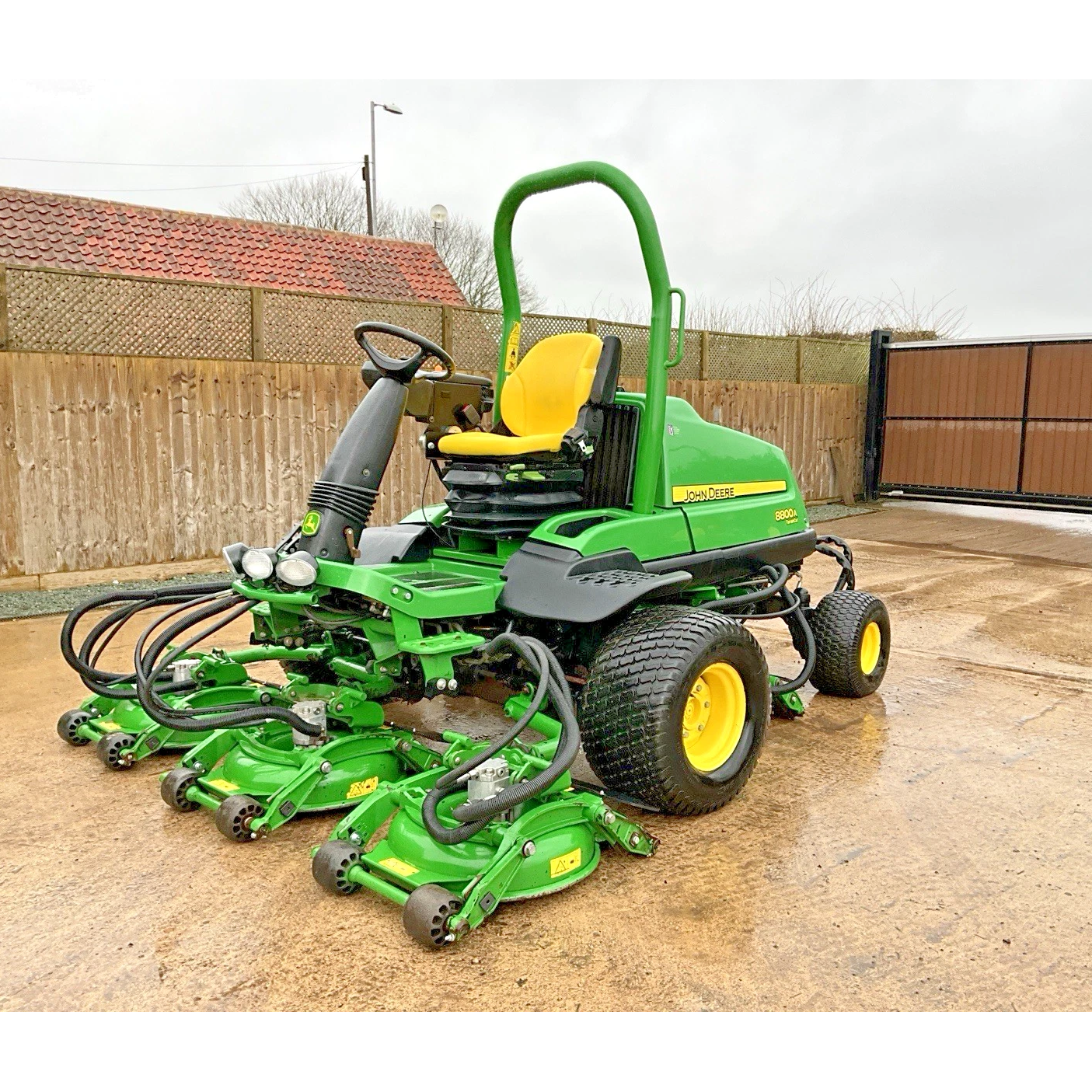 2014 JOHN DEERE 8800A 5 GANG POD WIDE AREA RIDE ON LAWN MOWER